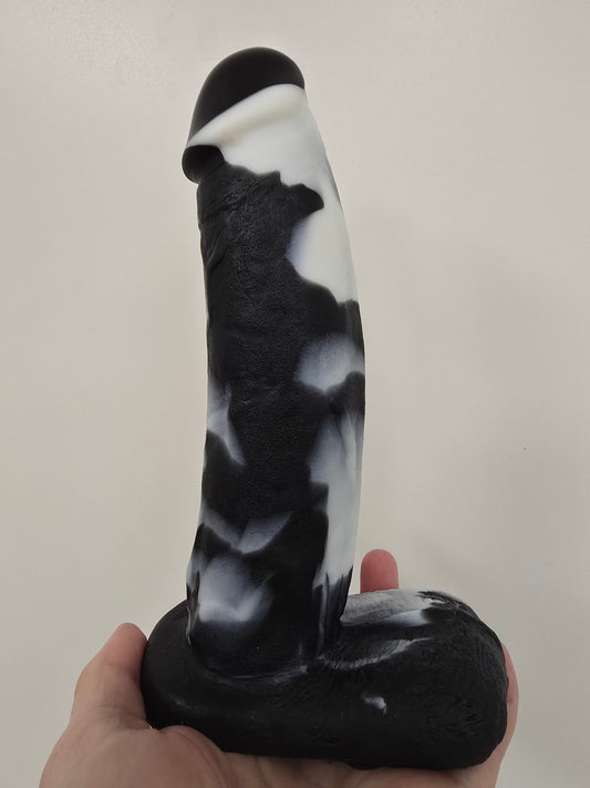 ONE OF A KIND Bandit Black & White