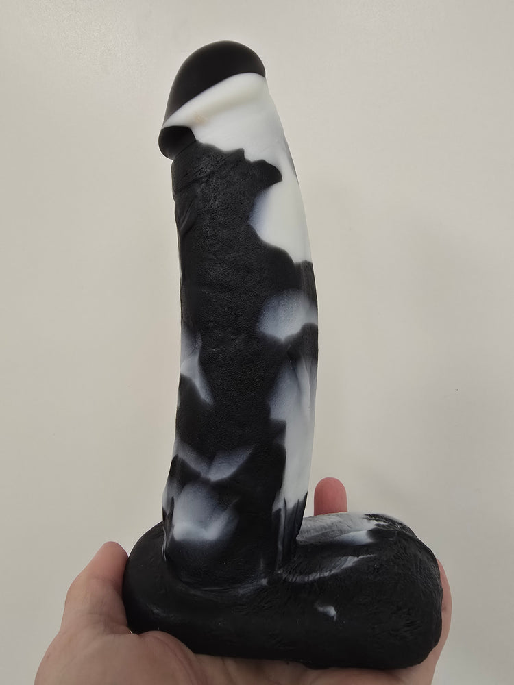 ONE OF A KIND Bandit Black & White